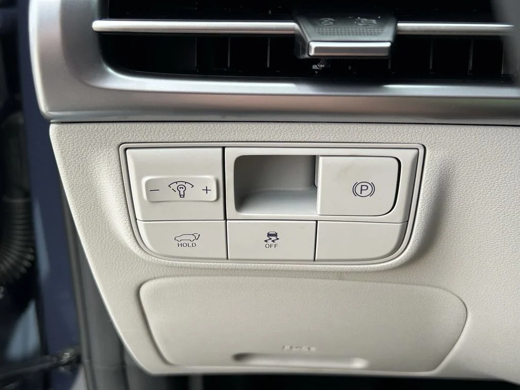 Used 2025 Blue Hyundai Limited image 31