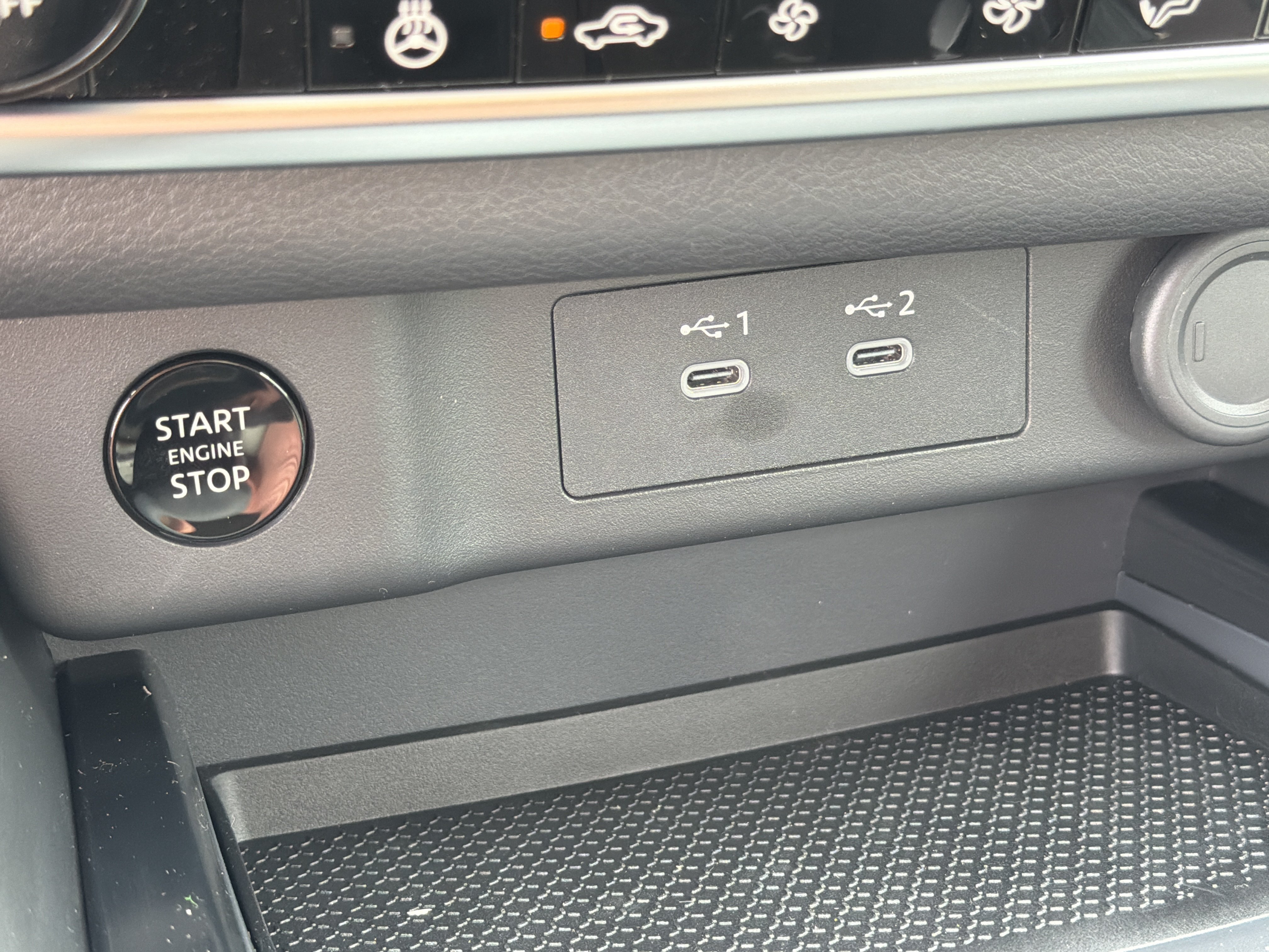 New 2026 Everest White Pearl Tricoat Nissan Dark Armor image 31