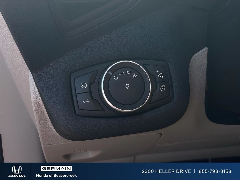 Used 2018 Oxford White Ford SE image 9