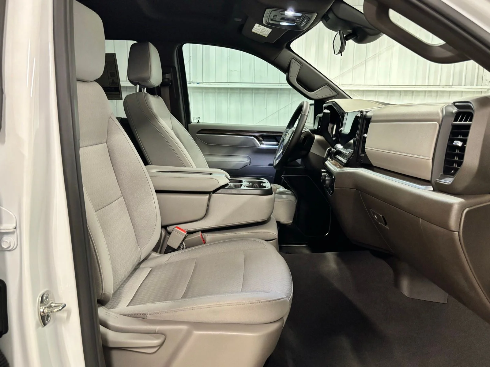 Used 2026 White Chevrolet LT image 21