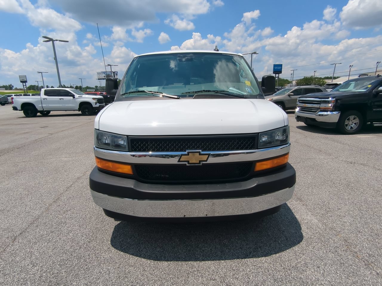 Used 2025 Summit White Chevrolet 1LT image 8