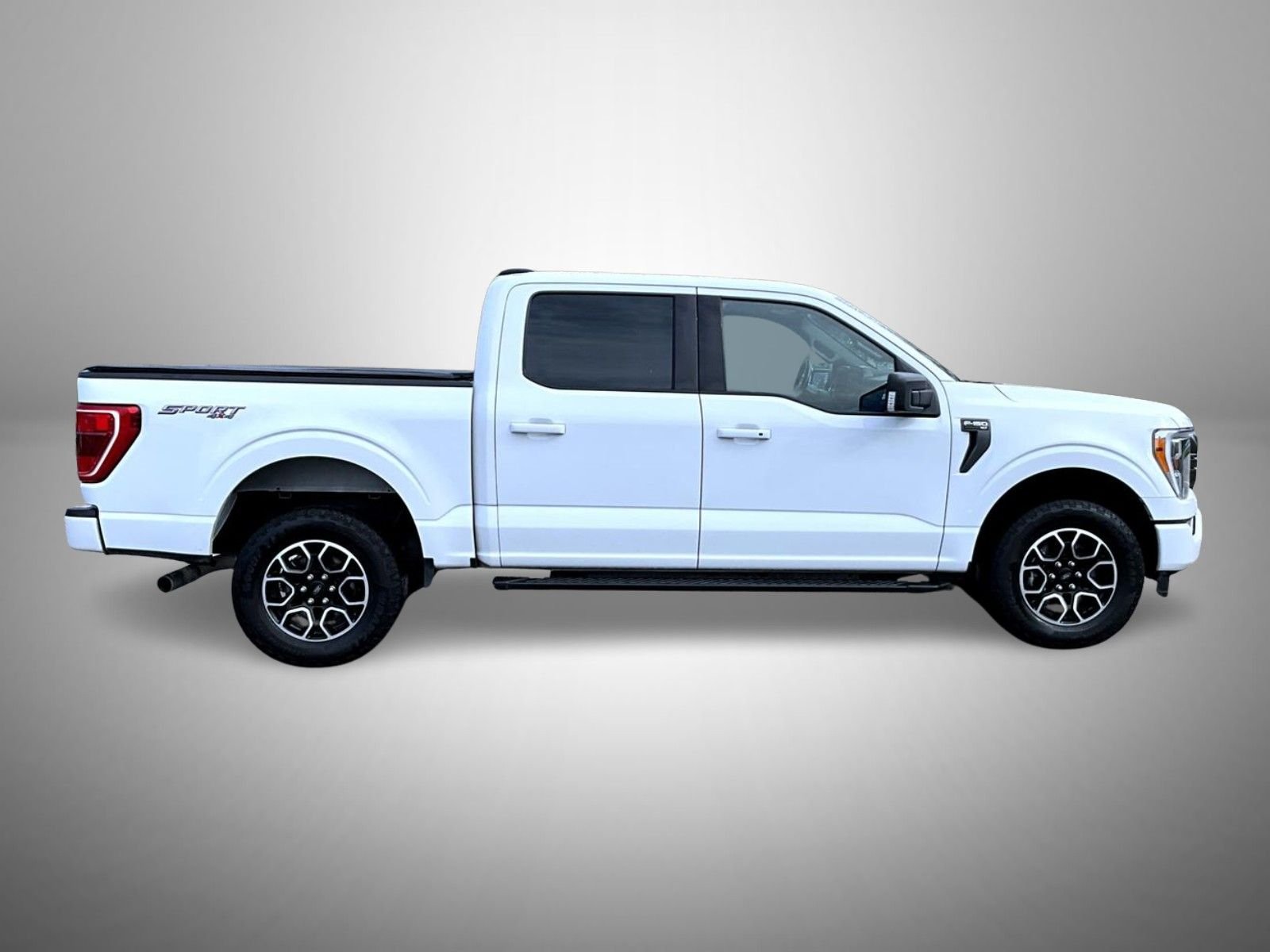 Used 2021 White Ford XLT image 4