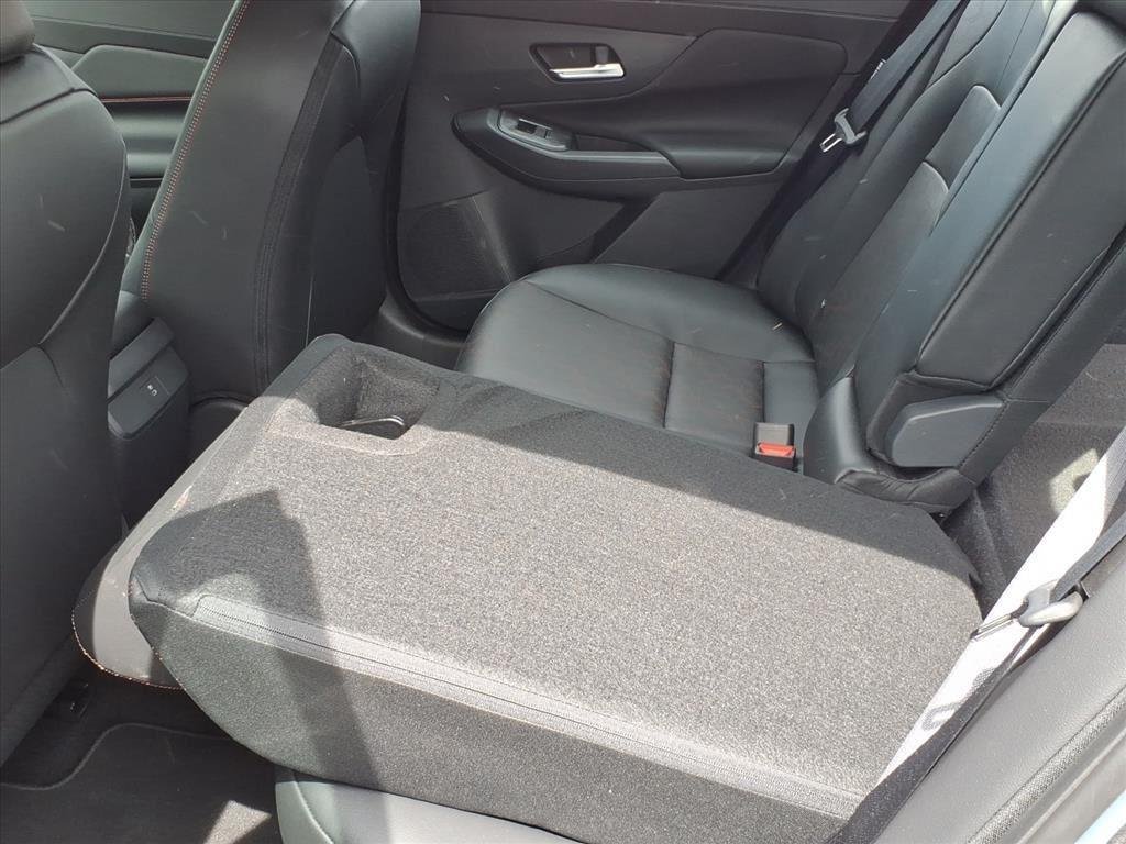 New 2026 Atlantic Gray Metallic / Super Black Two-tone Nissan SR image 24