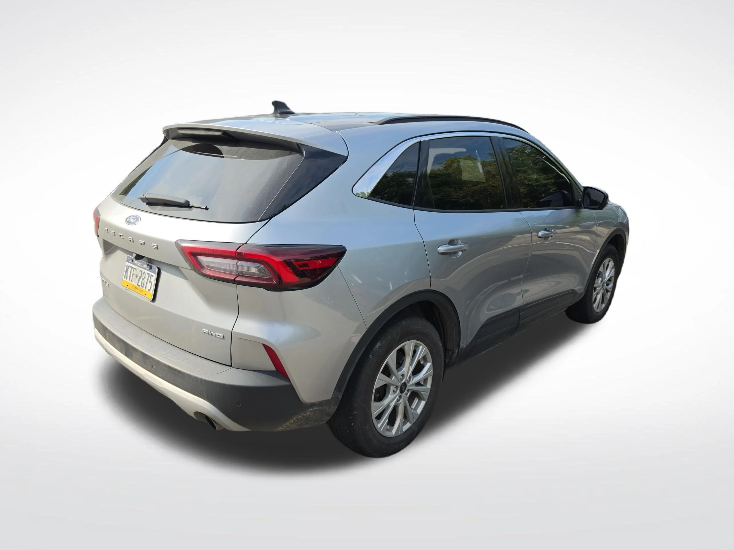 Used 2023 Silver Ford Active image 3