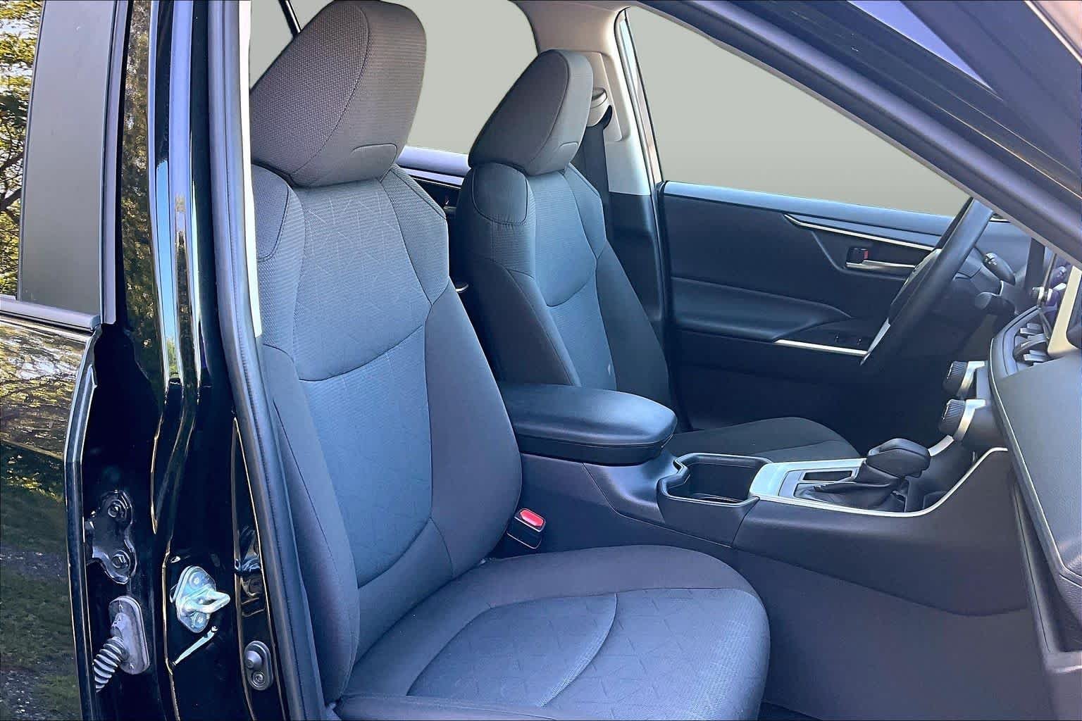 Used 2025 Midnight Black Metallic Toyota XLE image 9