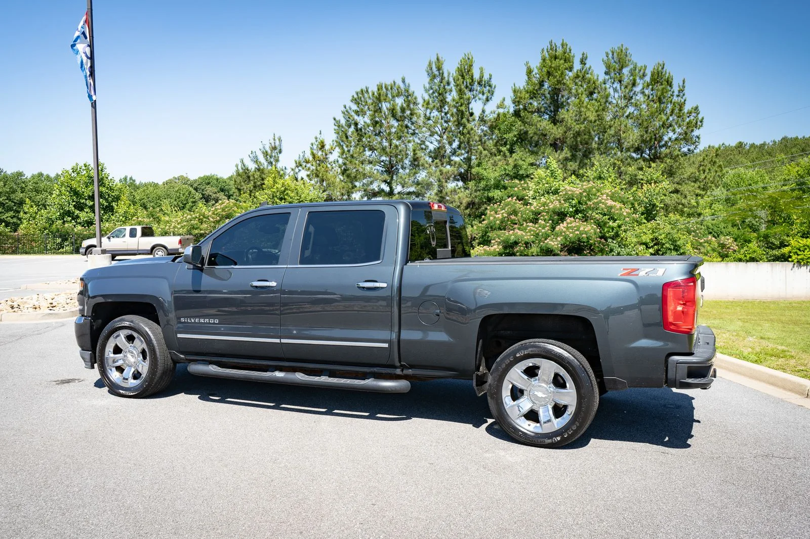 Used 2018 Gray Chevrolet LTZ image 7