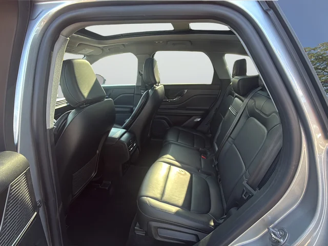 Used 2022 Silver Lincoln Standard image 27