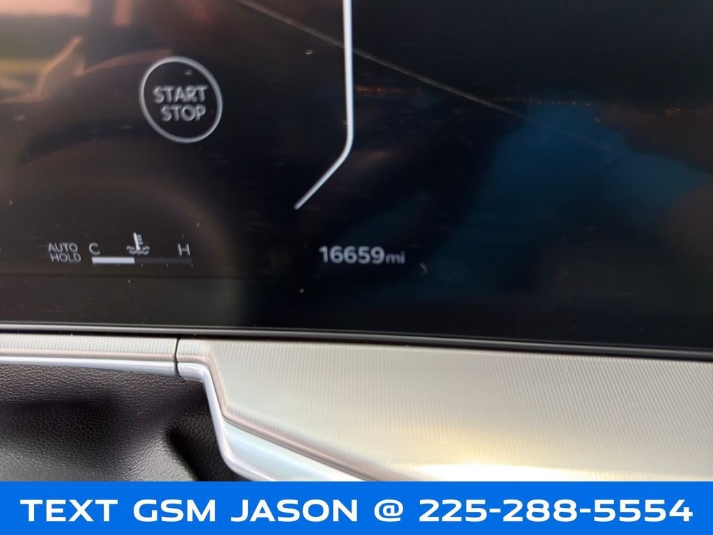 Used 2025 White Kia SX image 18
