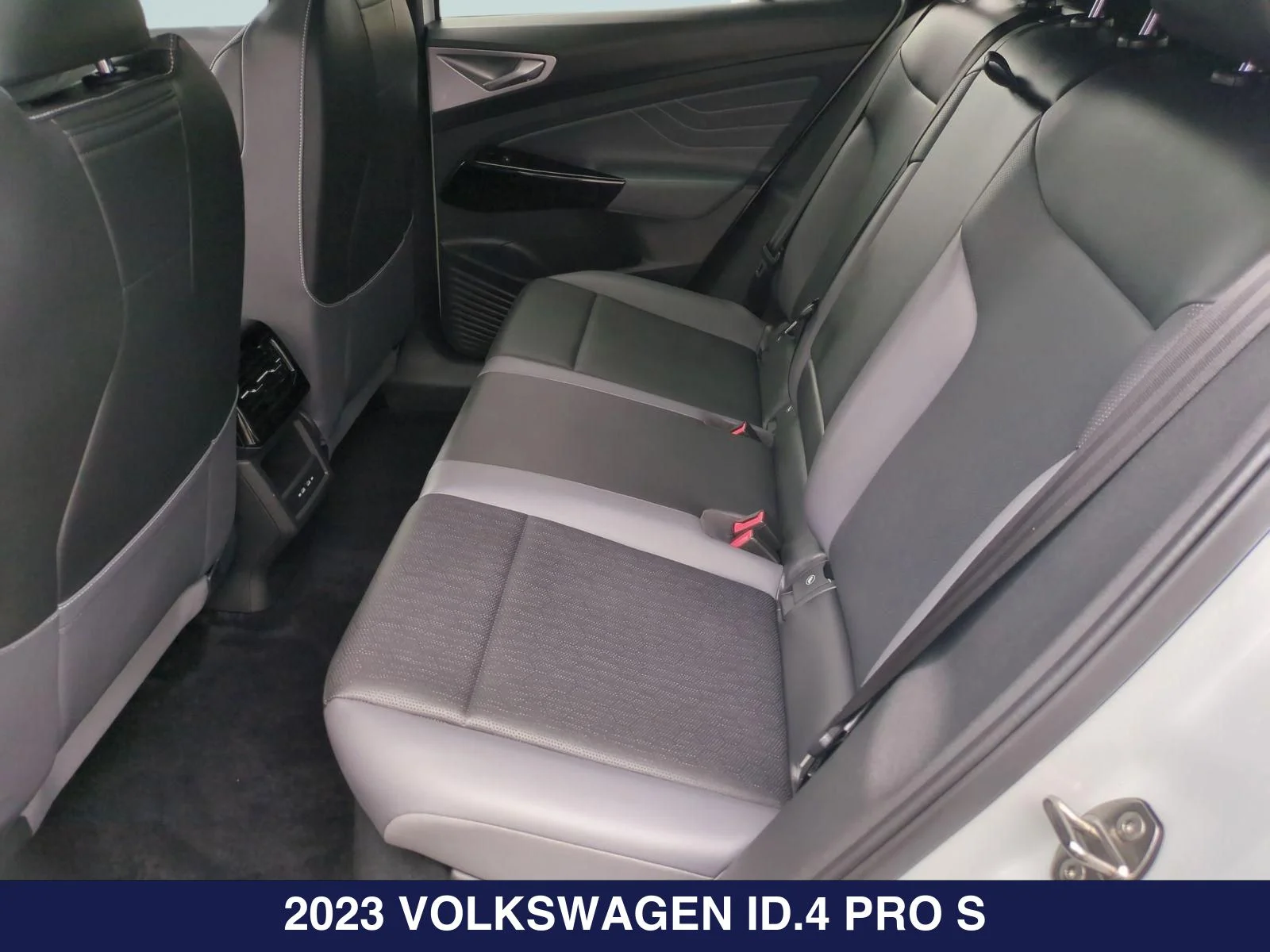 Used 2023 White Volkswagen Pro S image 17