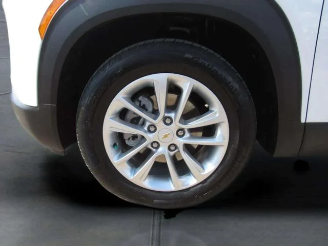 Used 2026 Summit White Chevrolet LS image 4