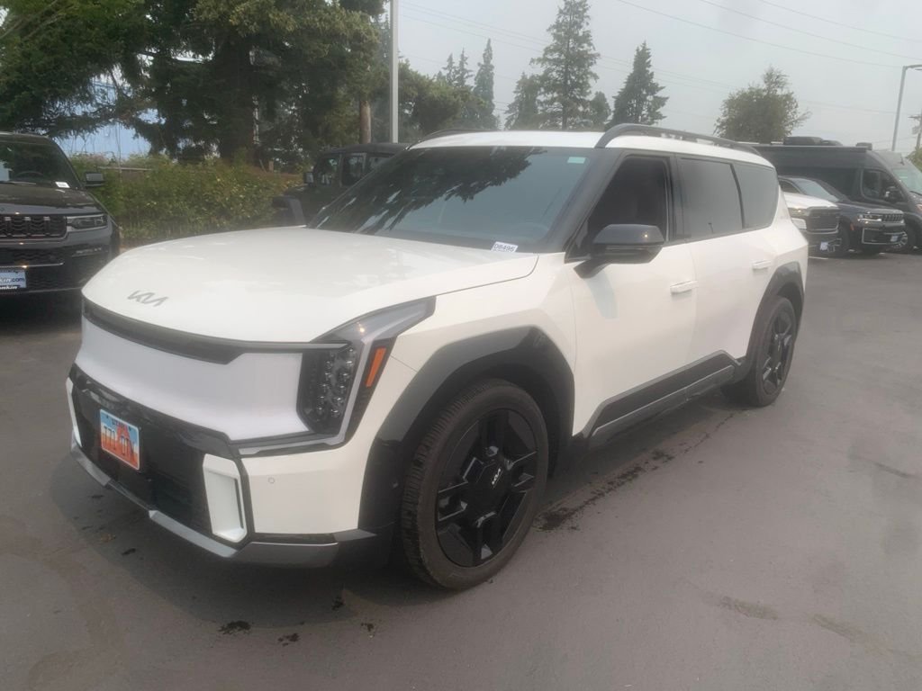 Used 2024 White Kia GT-Line image 1