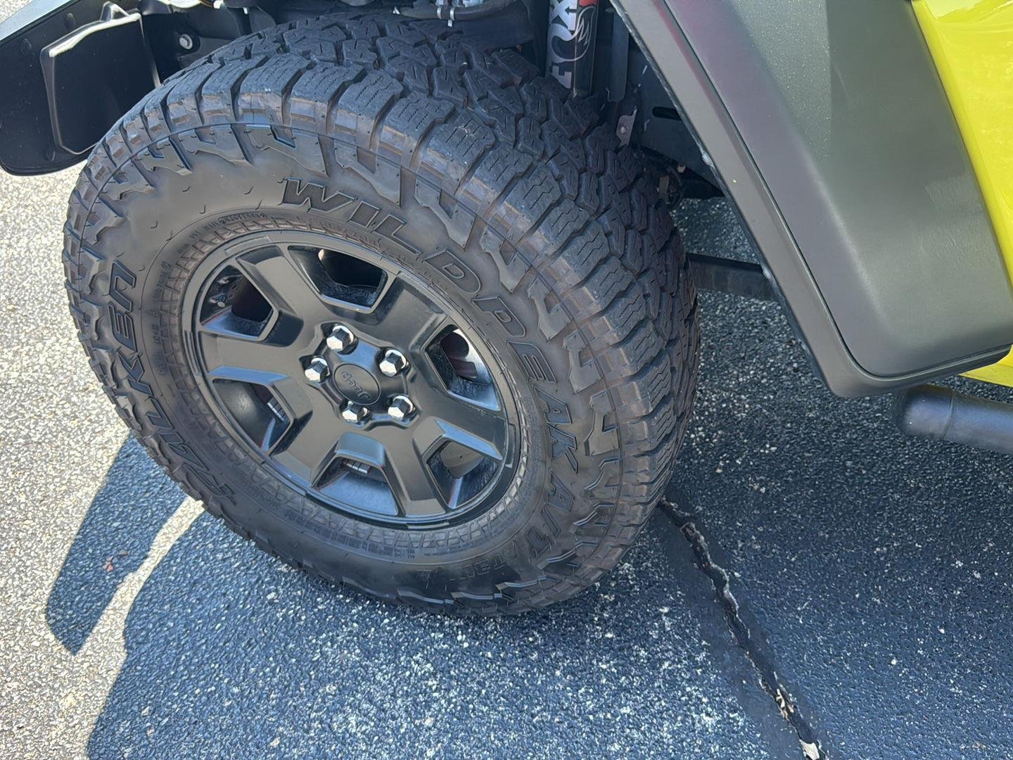 Used 2023 High Velocity Clearcoat Jeep Mojave image 12