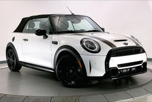 2023 MINI Convertible Cooper S's photo