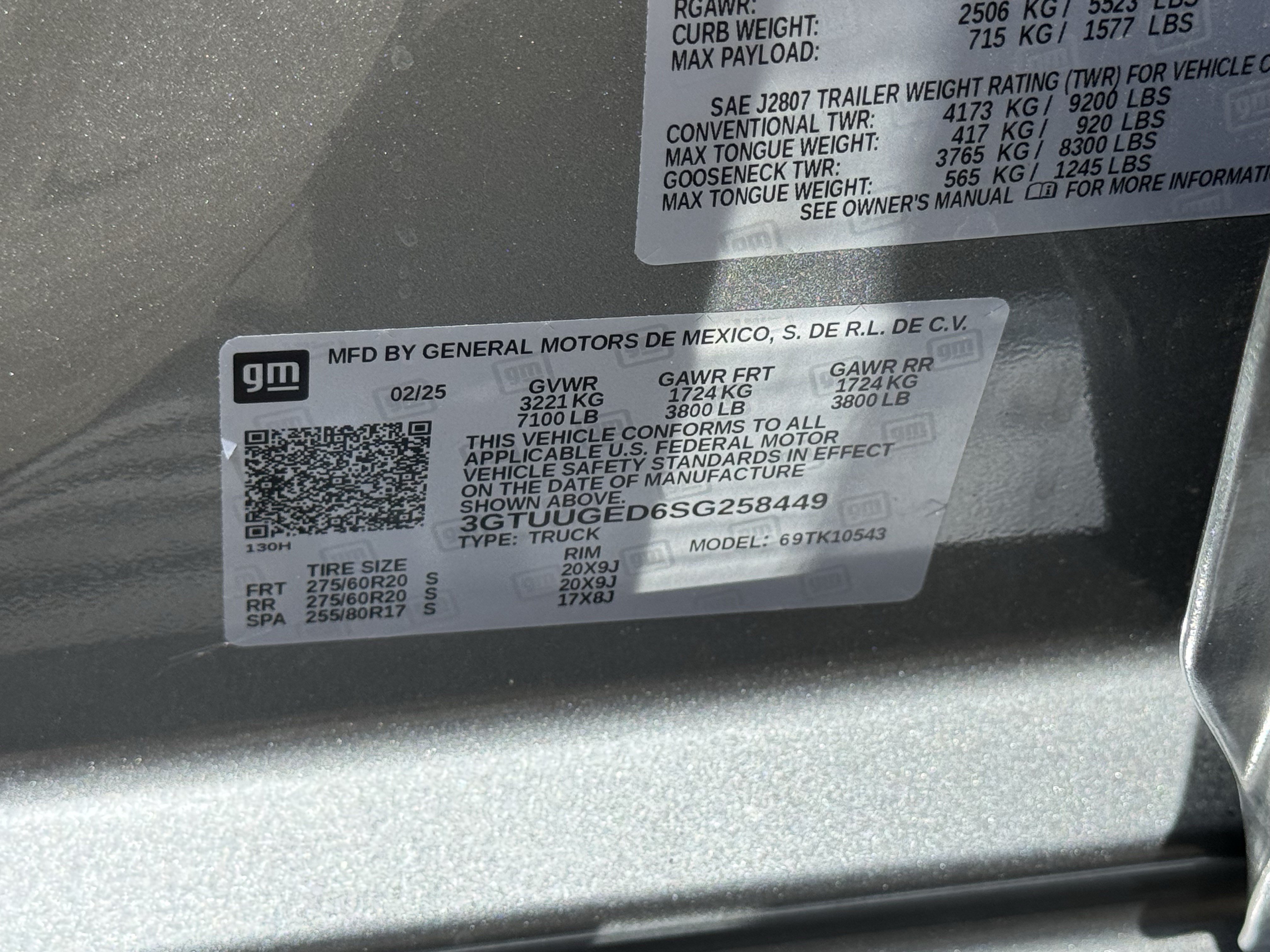 Used 2025 Sterling Metallic GMC Denali image 27