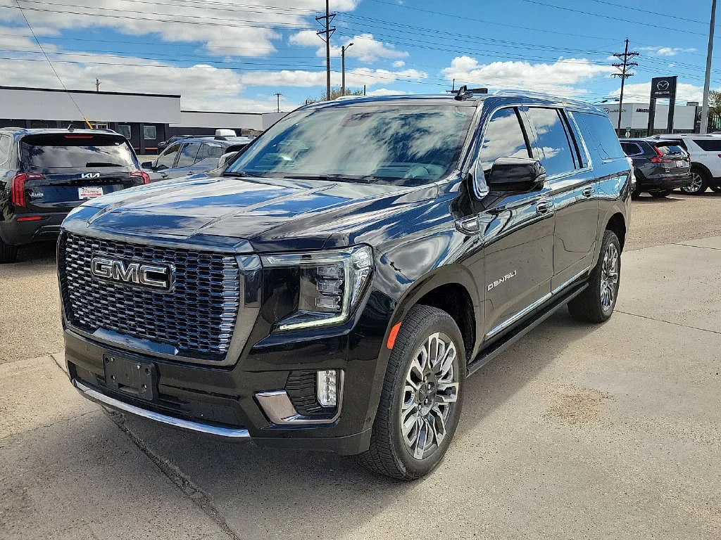 Used 2024 Onyx Black GMC Denali Ultimate image 4