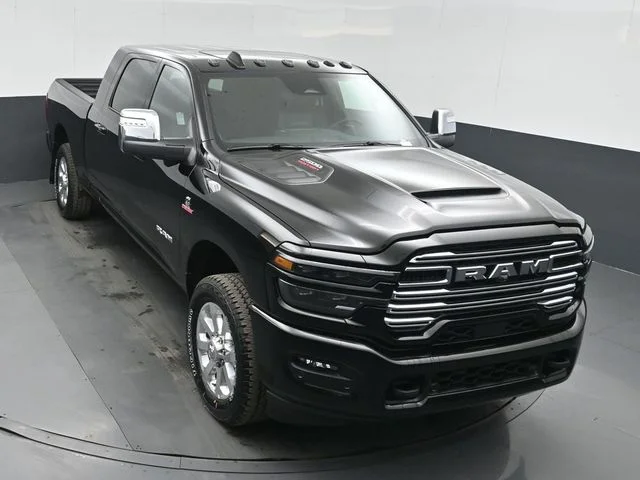 New 2026 Diamond Black Crystal Pearl-Coat Exterior Paint RAM Laramie image 37
