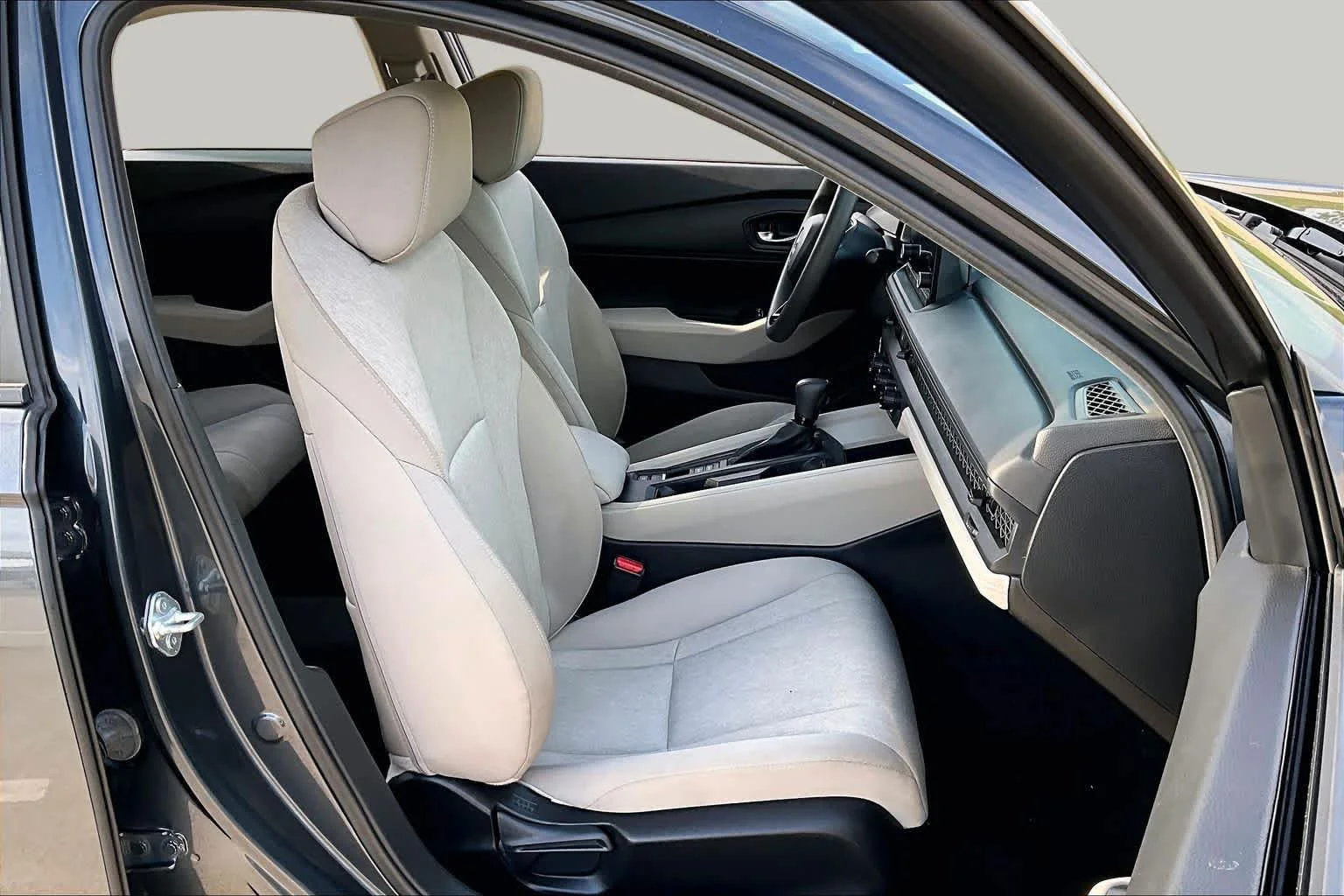 Used 2024 Meteorite Gray Metallic Honda LX image 9