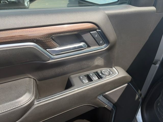 Used 2024 Gray Chevrolet LT image 18