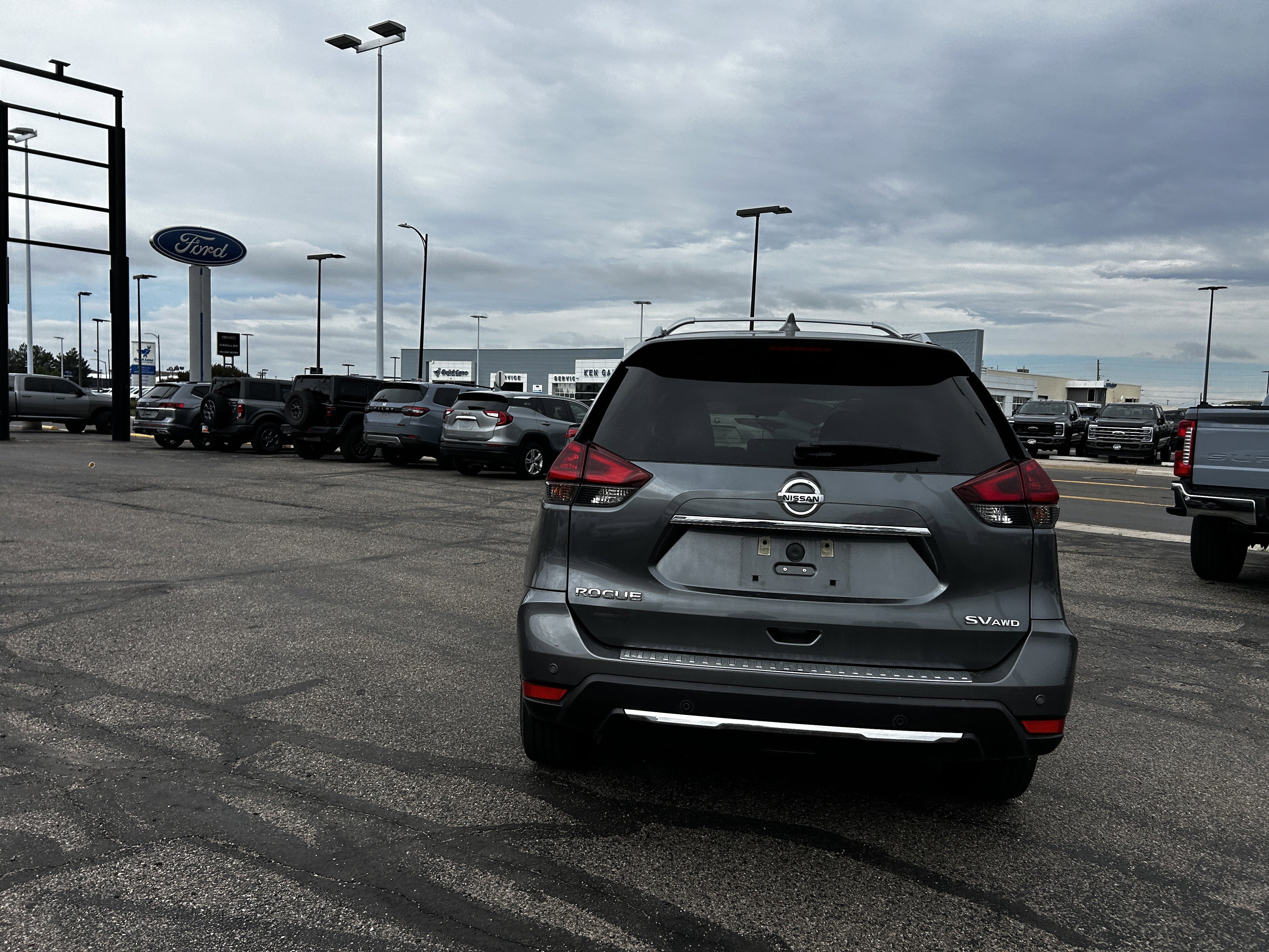 Used 2020 Gun Metallic Nissan SV image 4