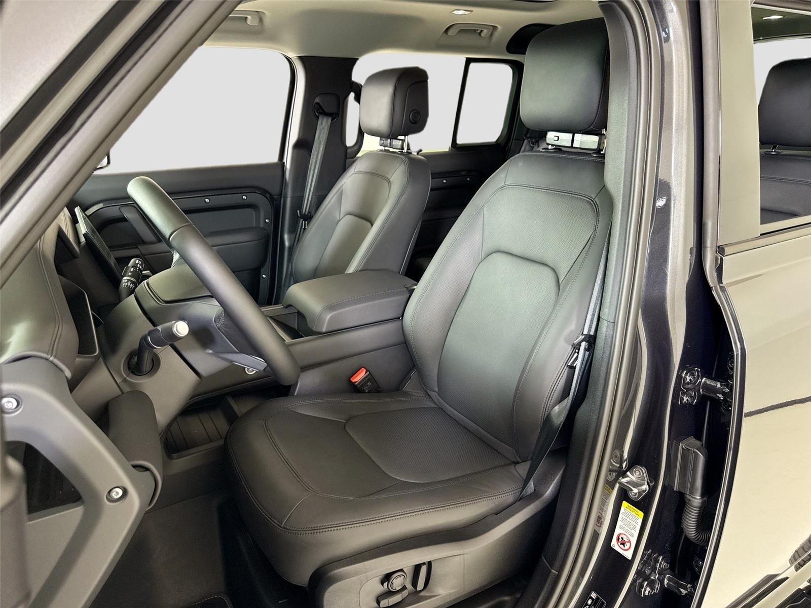 Used 2026 Carpathian Grey Premium Metallic Land Rover X-Dynamic SE | Urban Widetrack Build image 13