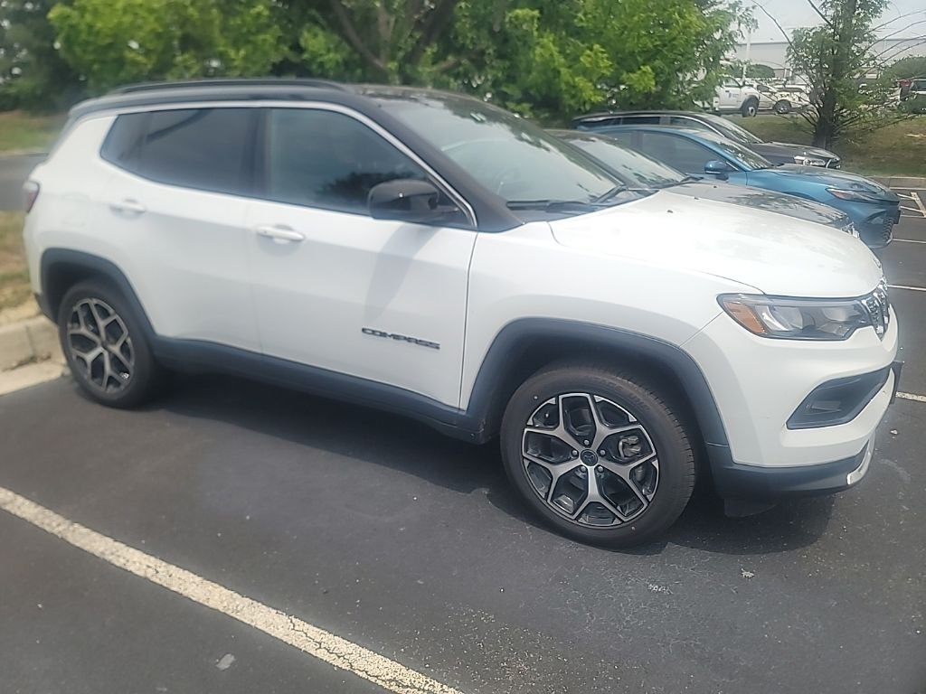Used 2025 White Jeep Limited image 11