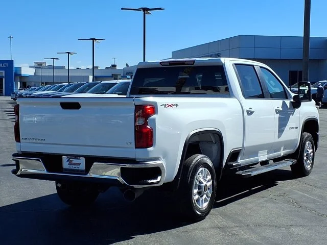 Used 2026 Summit White Chevrolet LT image 6