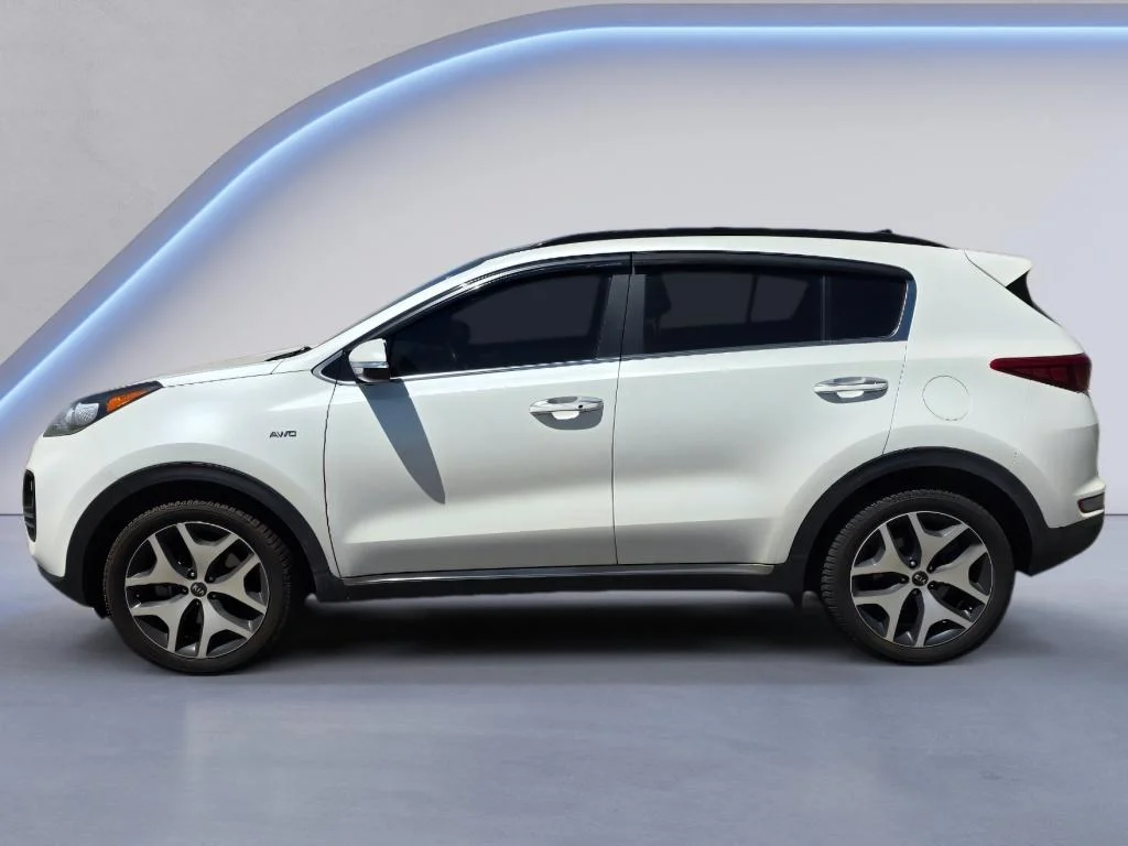 Used 2018 Snow White Pearl Kia SX Turbo image 2