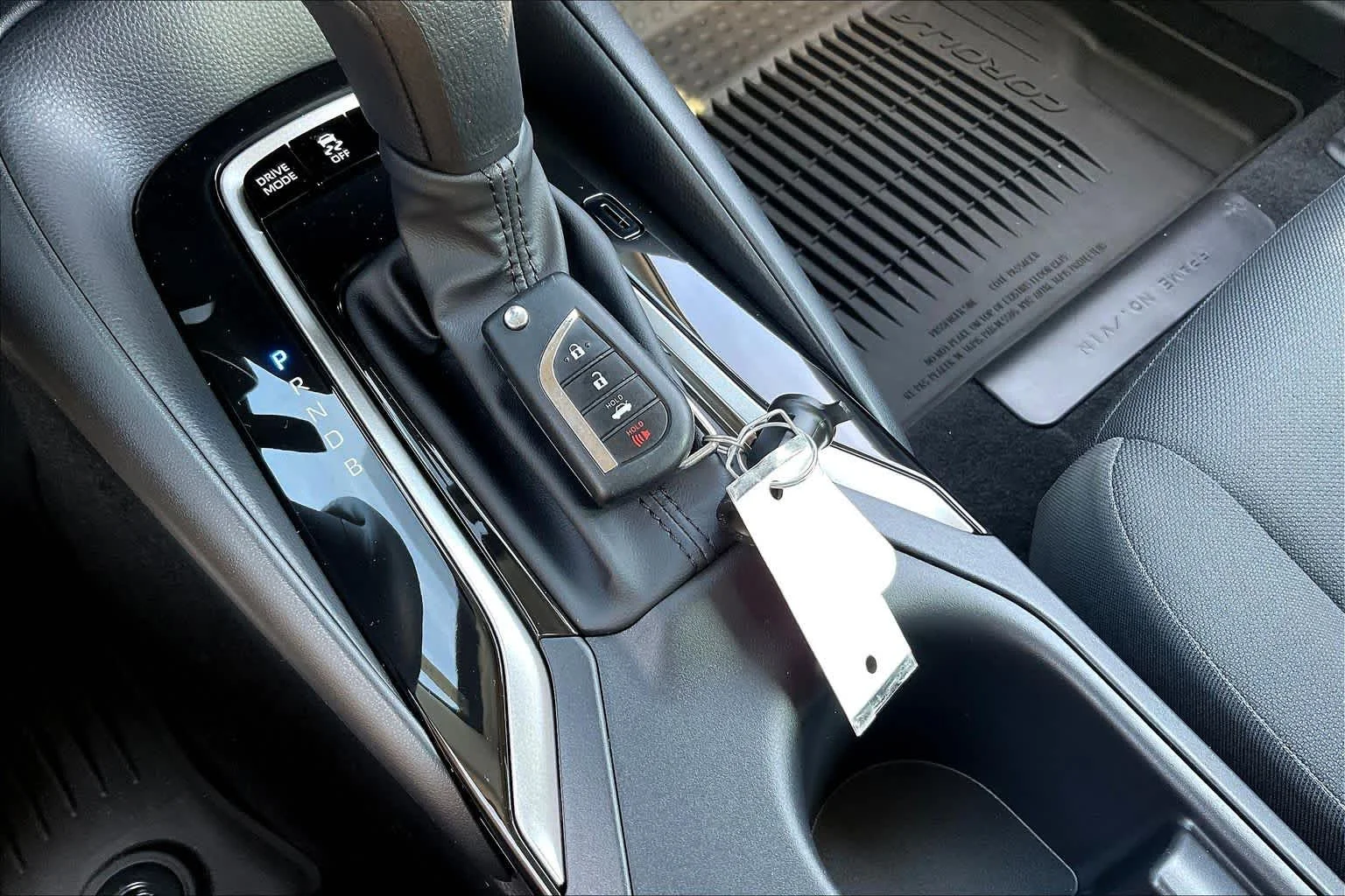 Used 2026 Ice Cap Toyota Hybrid LE image 14