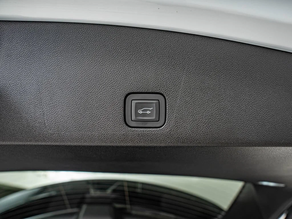 Used 2025 Crystal White Tricoat Cadillac Premium Luxury image 40
