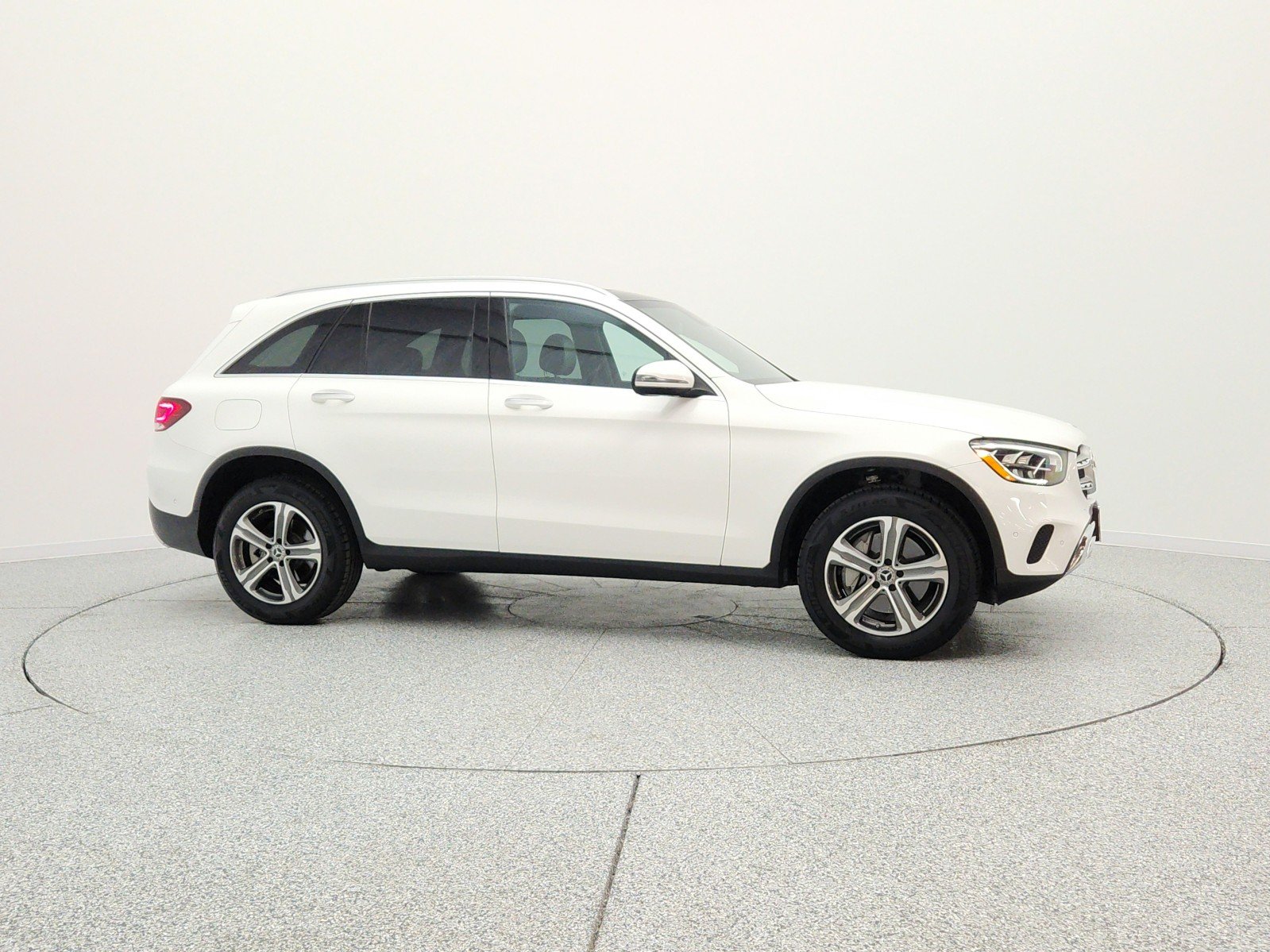 Used 2022 Polar White Mercedes-Benz GLC 300 SUV image 4
