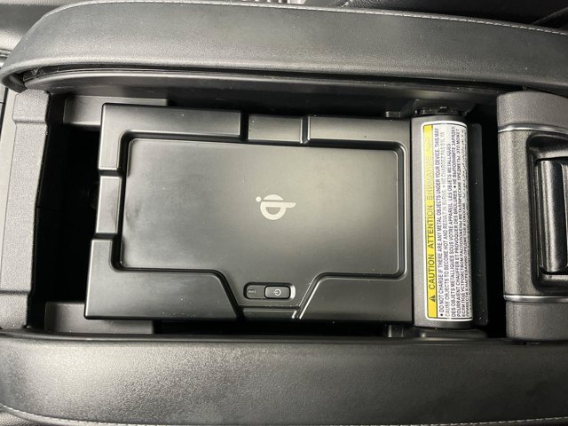 Used 2022 Wind Chill Pearl Toyota XSE image 26