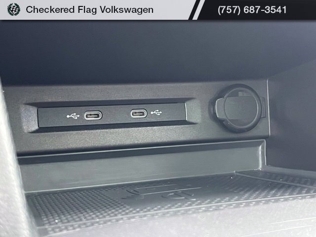 Used 2022 Platinum Gray Metallic Volkswagen 2.0T SE image 44