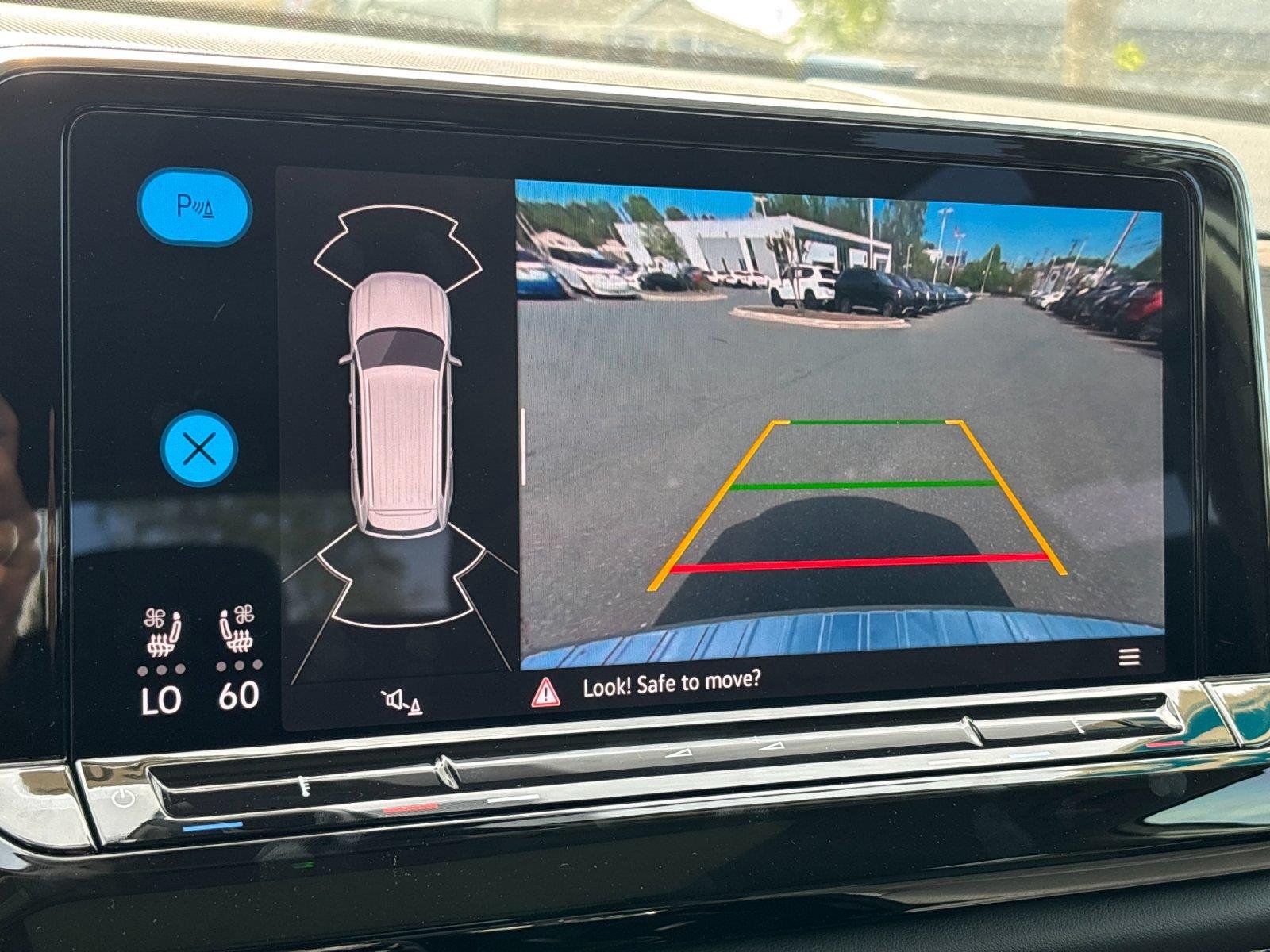 2025 Volkswagen Atlas SE w/Tech - Photo 25
