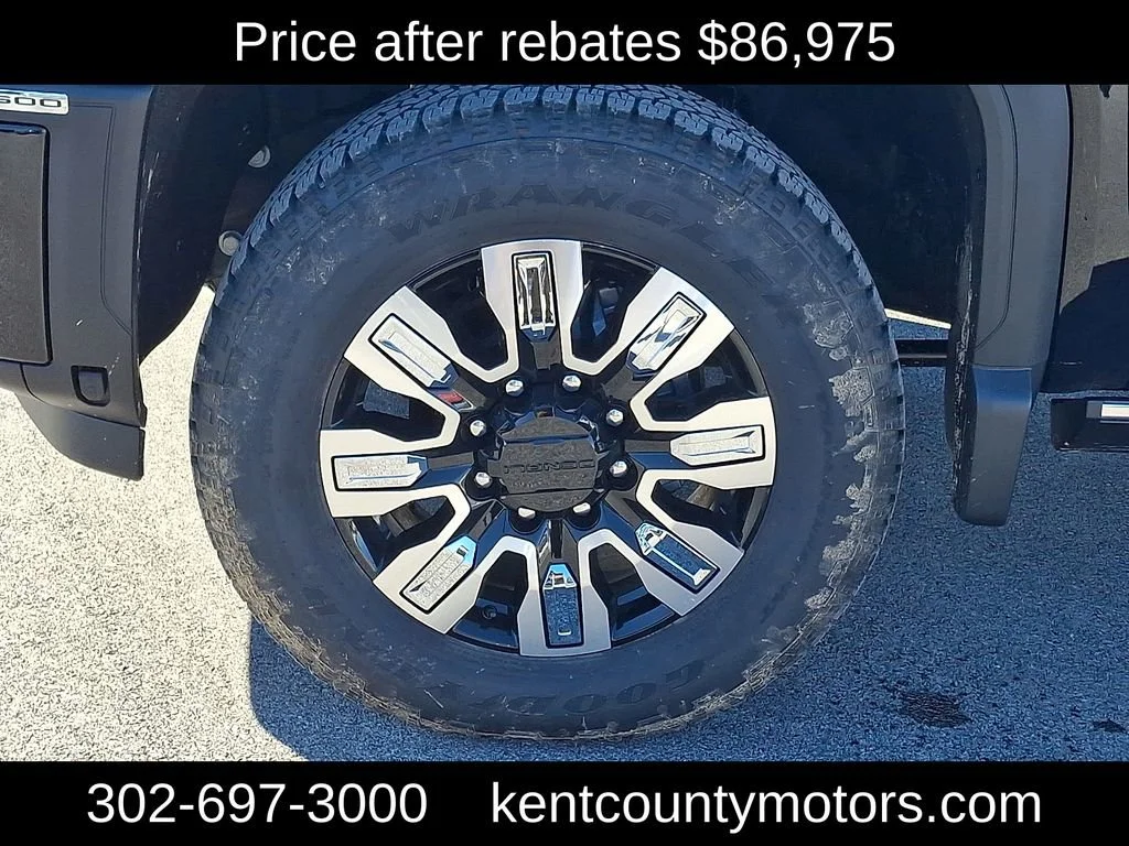 2026 GMC Sierra 3500HD Denali - Photo 8