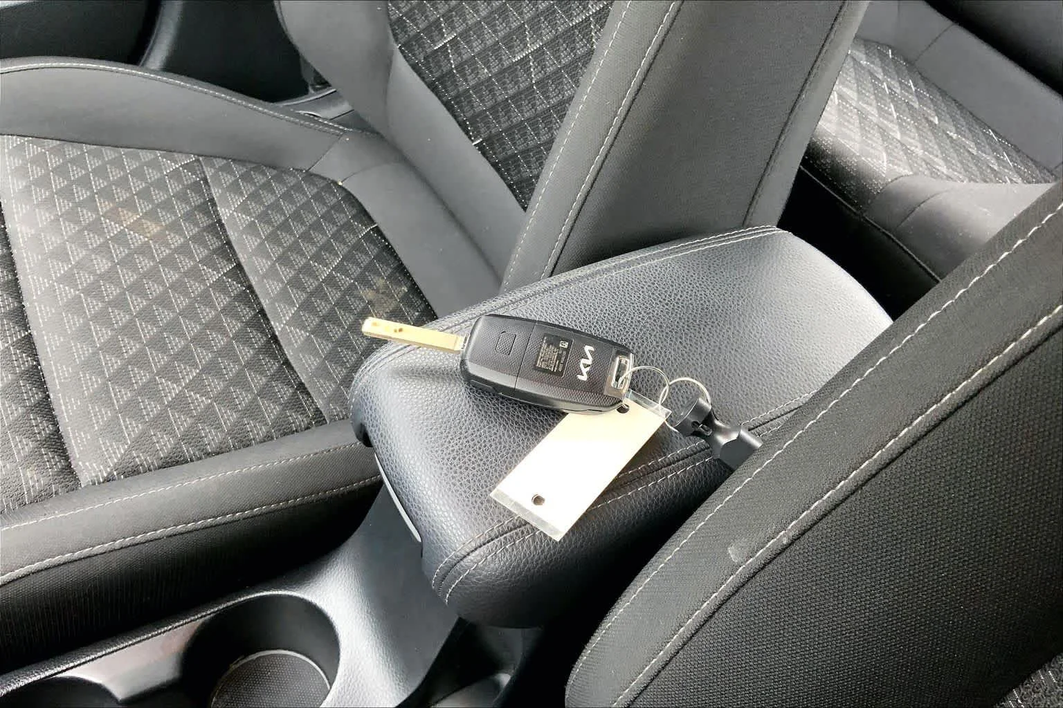 2023 Kia Rio S - Photo 15