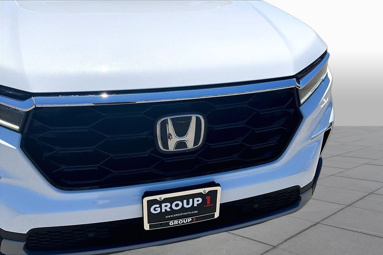 Used 2025 Platinum White Pearl Honda Touring image 29