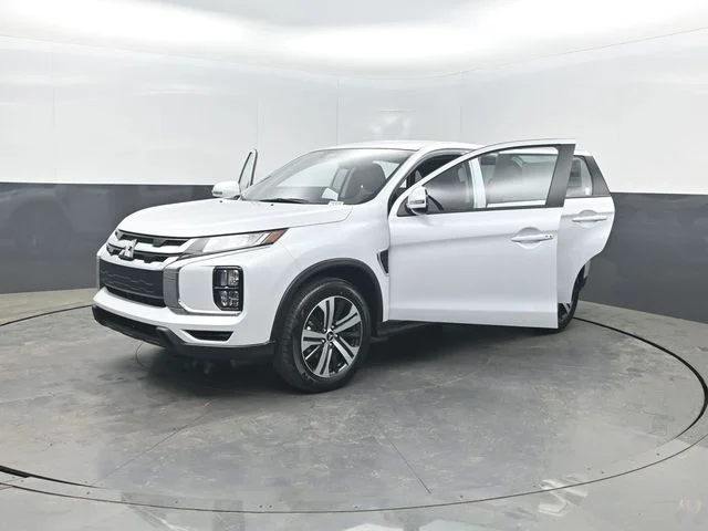 New 2026 White Mitsubishi 2.0 SE image 36