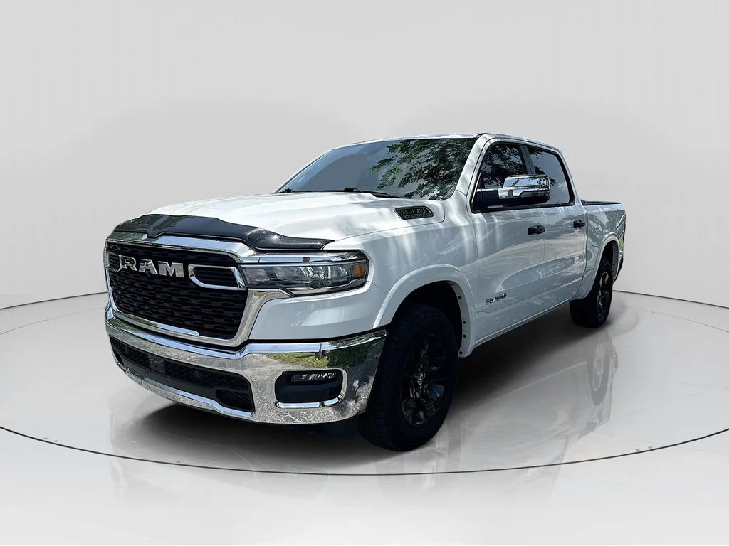 Used 2025 White Ram Big Horn/Lone Star image 3