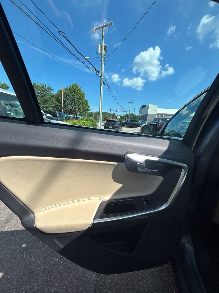 Used 2017 Gray Volvo T5 Premier image 15