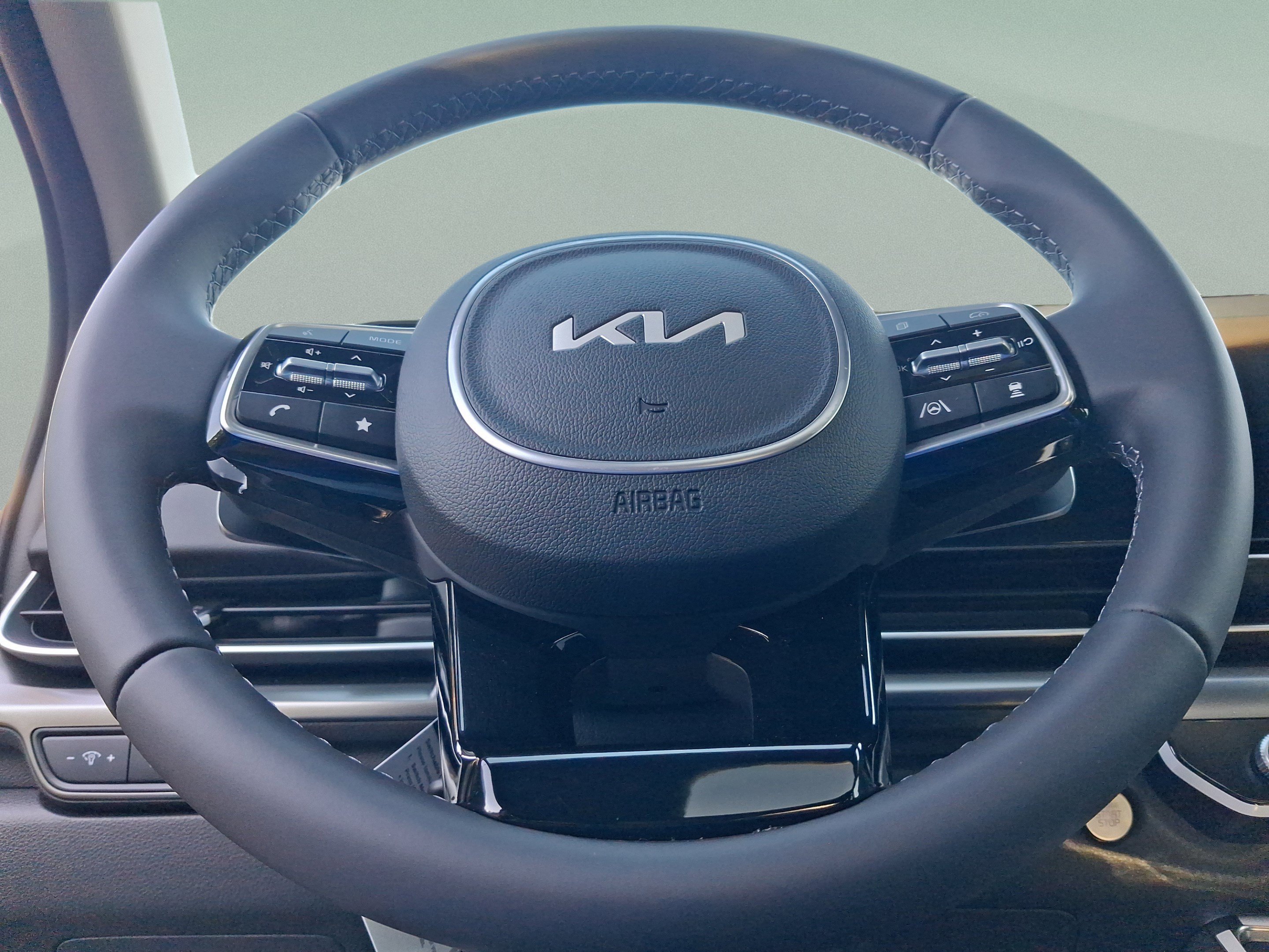New 2026 Ceramic Silver Kia SX image 40