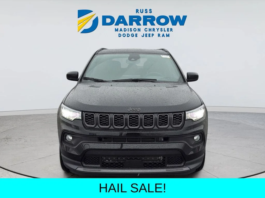 New 2026 Diamond Black Crystal Pearlcoat Jeep Latitude image 8
