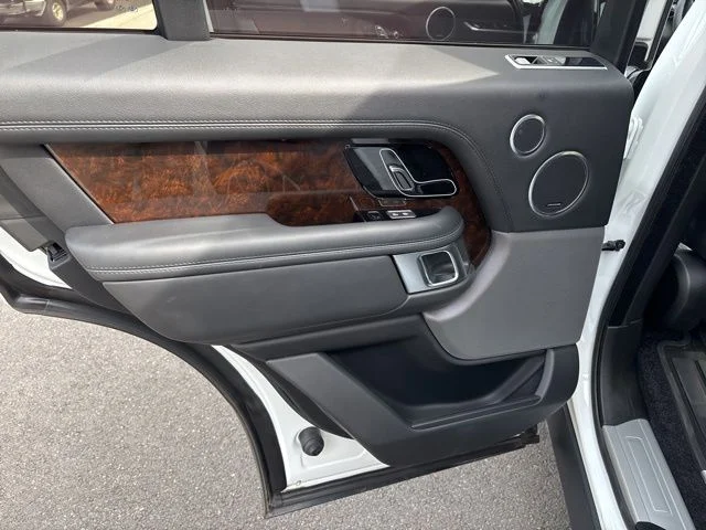 Used 2021 White Land Rover Westminster image 15