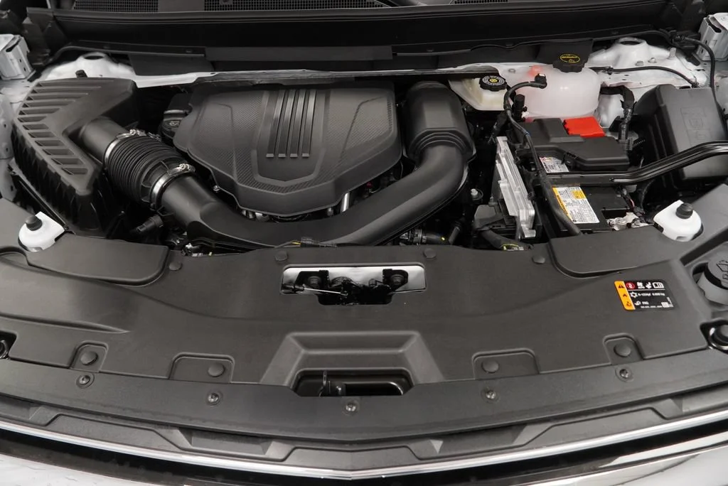 New 2027 Summit White Chevrolet LT image 39