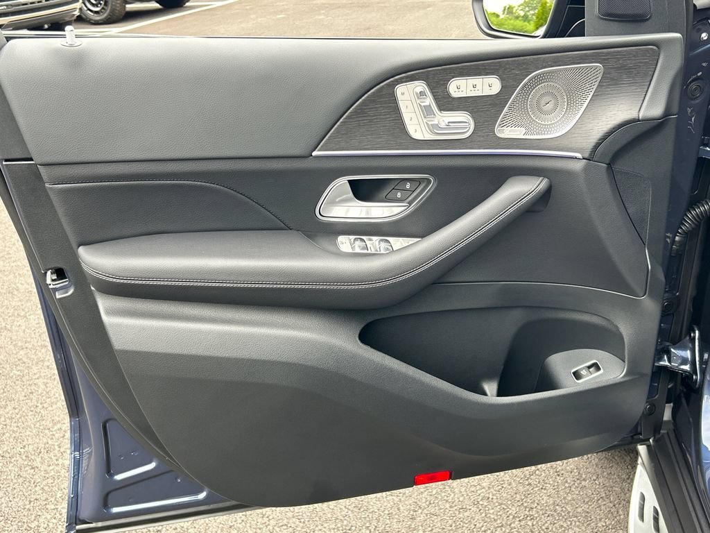New 2026 Twilight Blue Metallic Mercedes-Benz GLS 450 image 49
