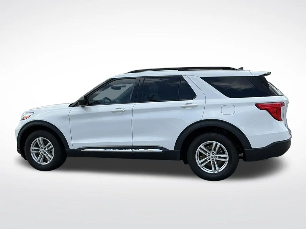Used 2023 White Ford XLT image 3