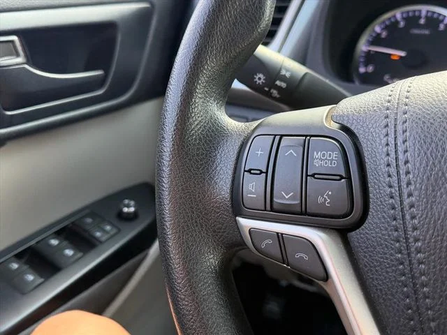 Used 2018 Blue Toyota LE image 19