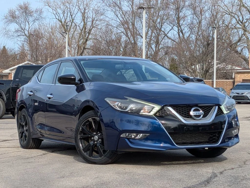 Used 2017 Blue Nissan 3.5 S image 1