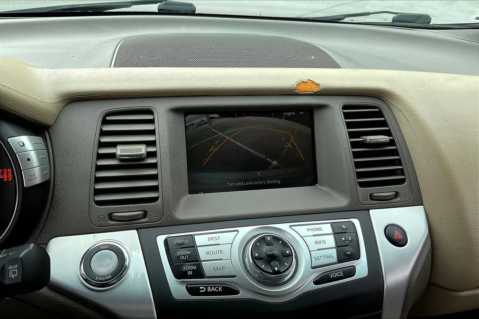 Used 2009 Platinum Graphite Nissan SL image 26