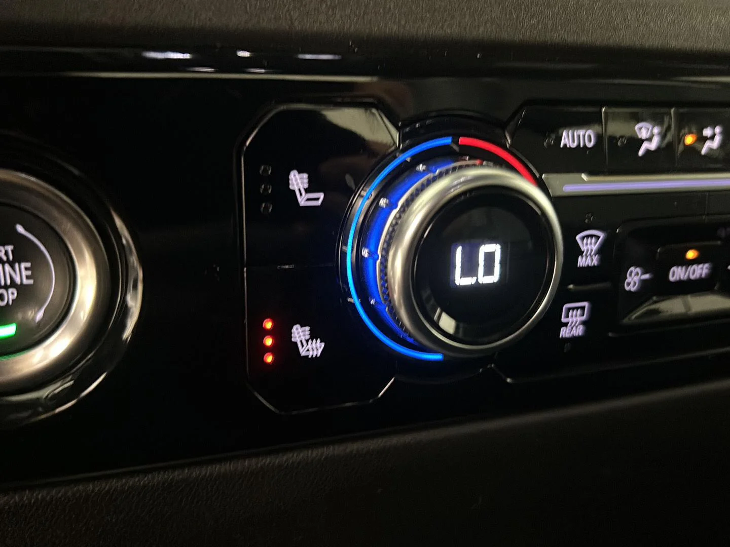 Used 2024 Onyx Black GMC Elevation image 26