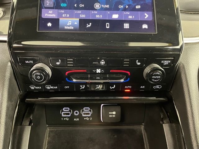 Used 2023 White/off-white Jeep Altitude X image 31